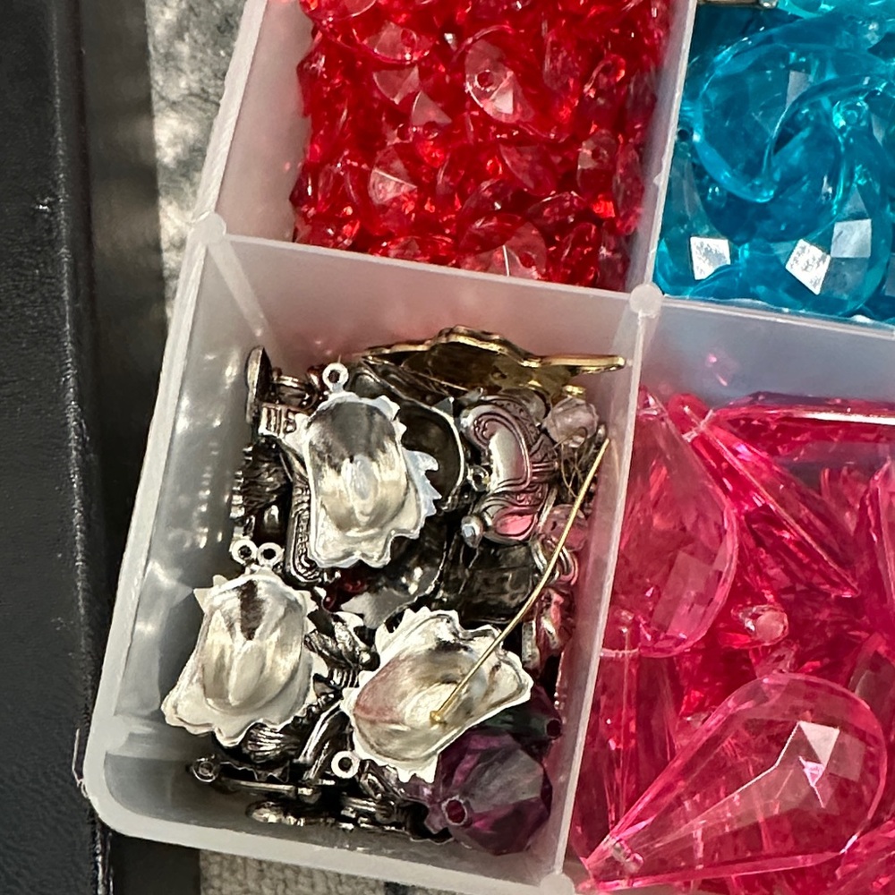 Assorted Bead Collection - Picture 3 of 11